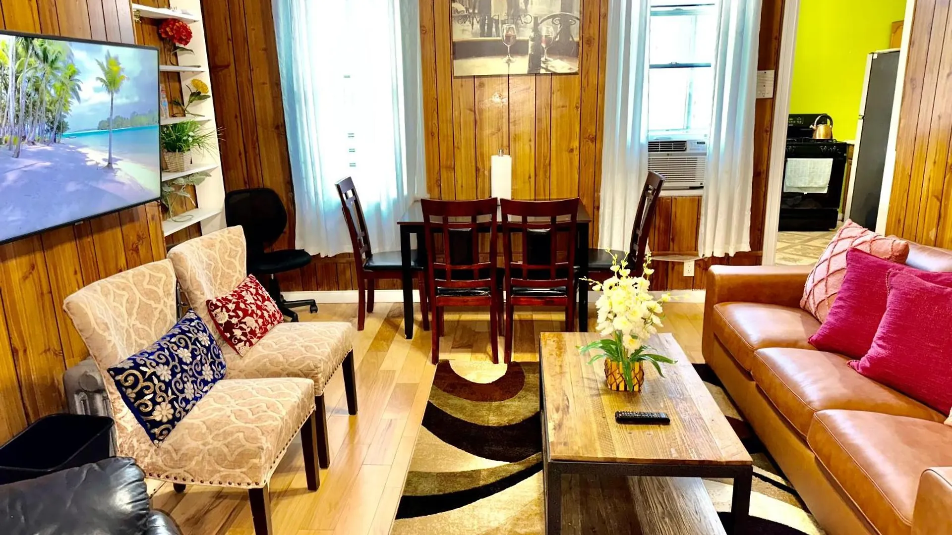 Location, Location To Manhattan, 3 Bedroom Cozy Apt In Lic Нью-Йорк